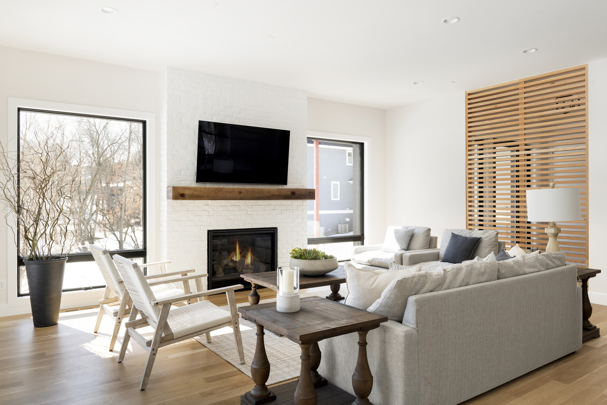 2071 Austrian Pine 007