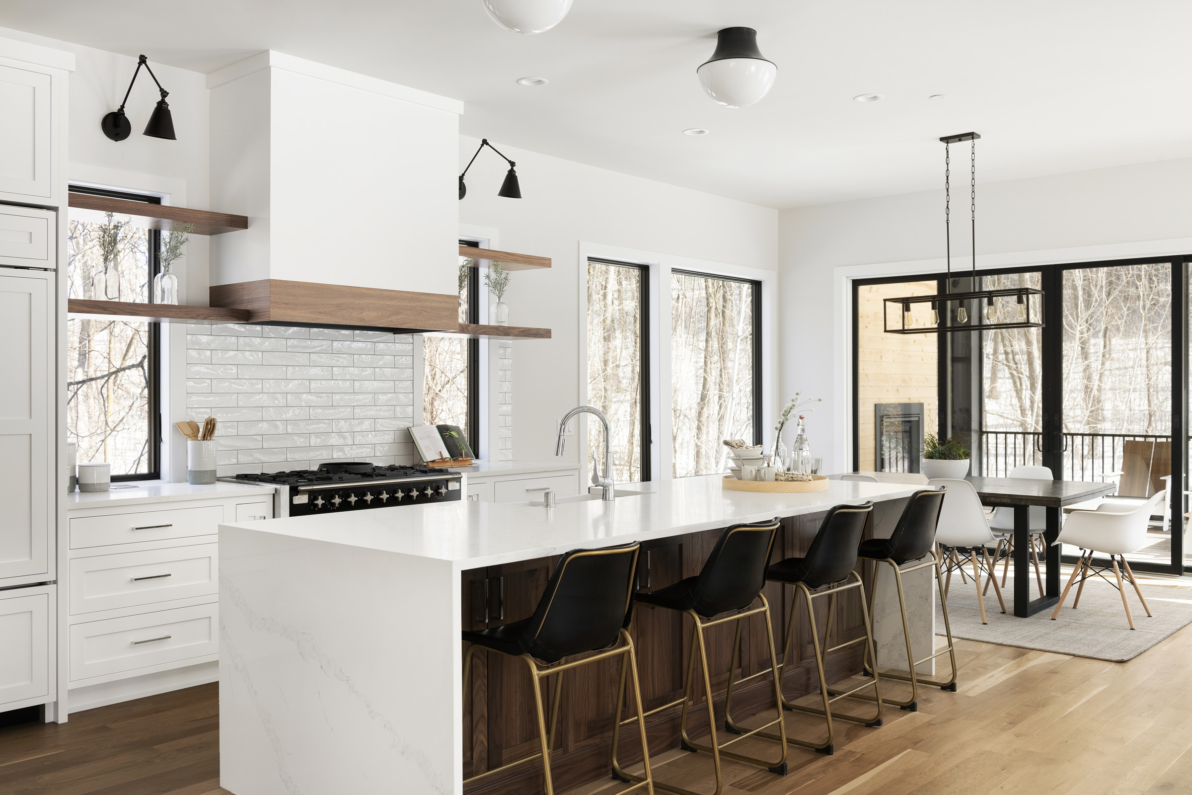 2071 Austrian Pine 014