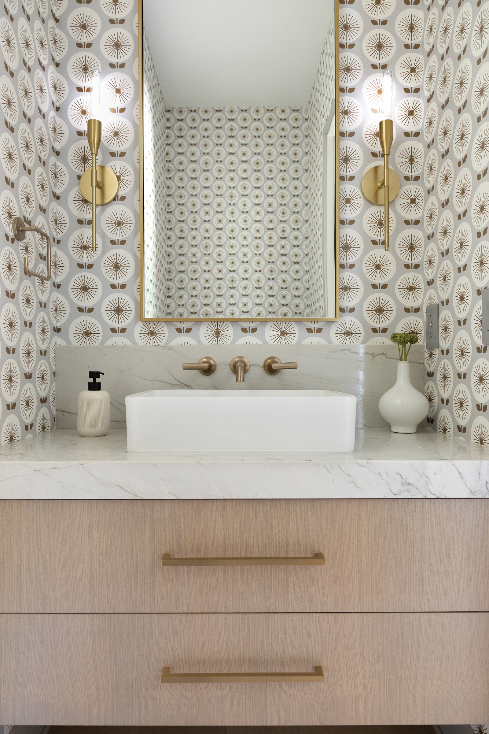 Midwest Home Magazine 12497 Ethan Ave N 028 4