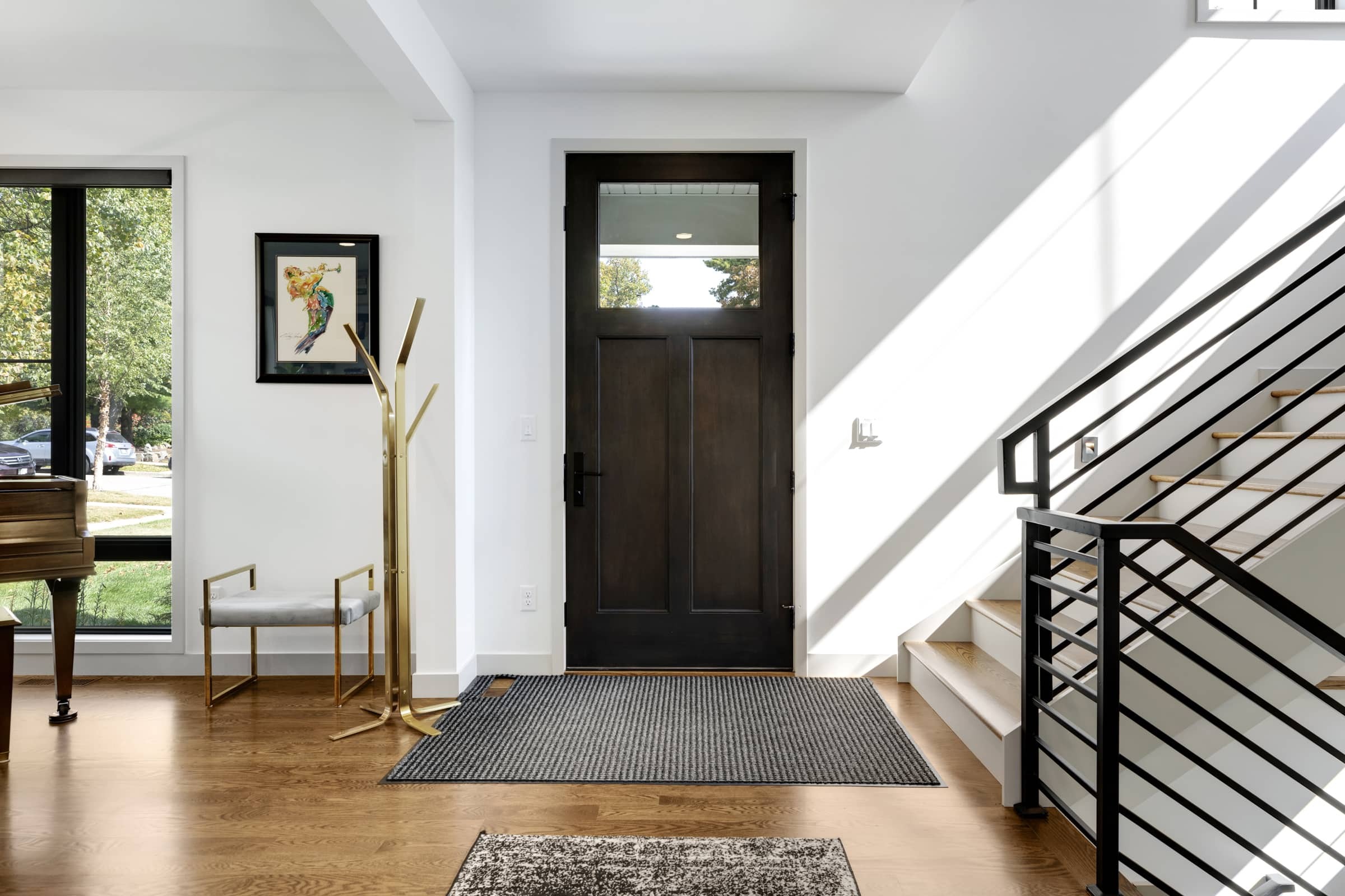 Transitional home entrance