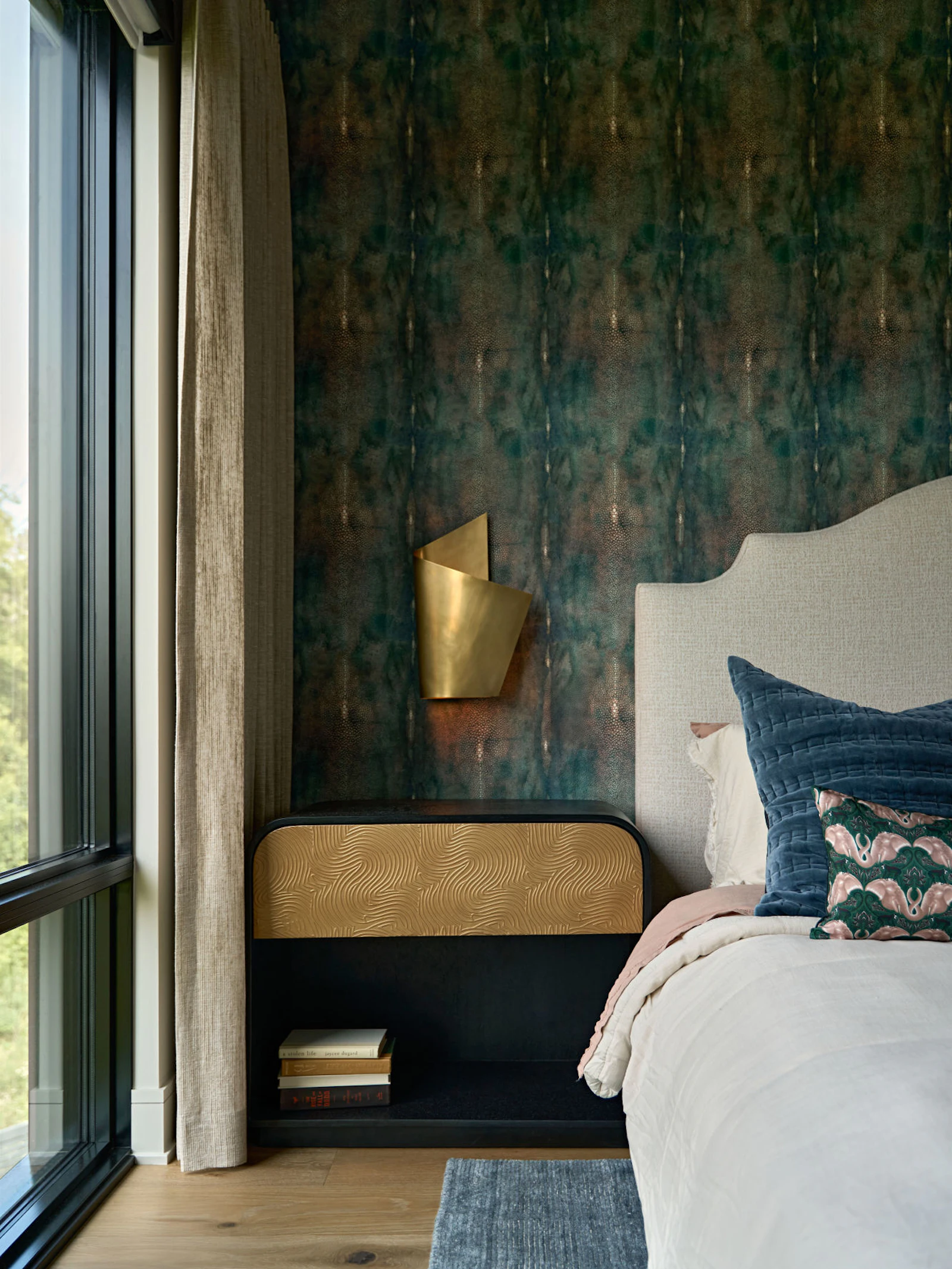 35 Unfold Brooks Round Three Photography Bedroom Window Vert DSC1122