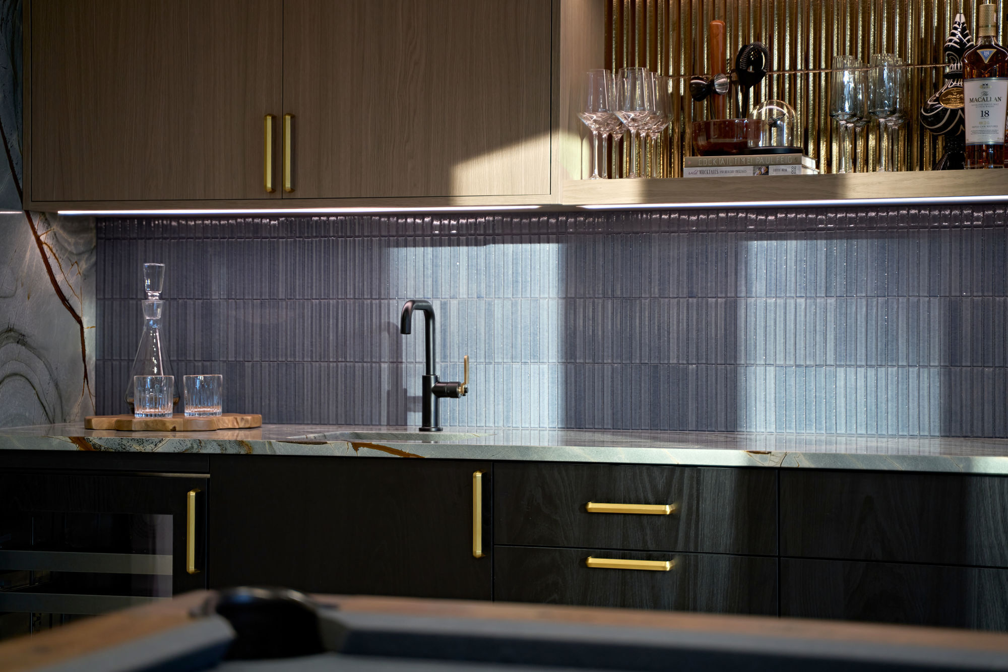 44 Unfold Brooks Round Three Photography Bar Detail Horiz DSC1291