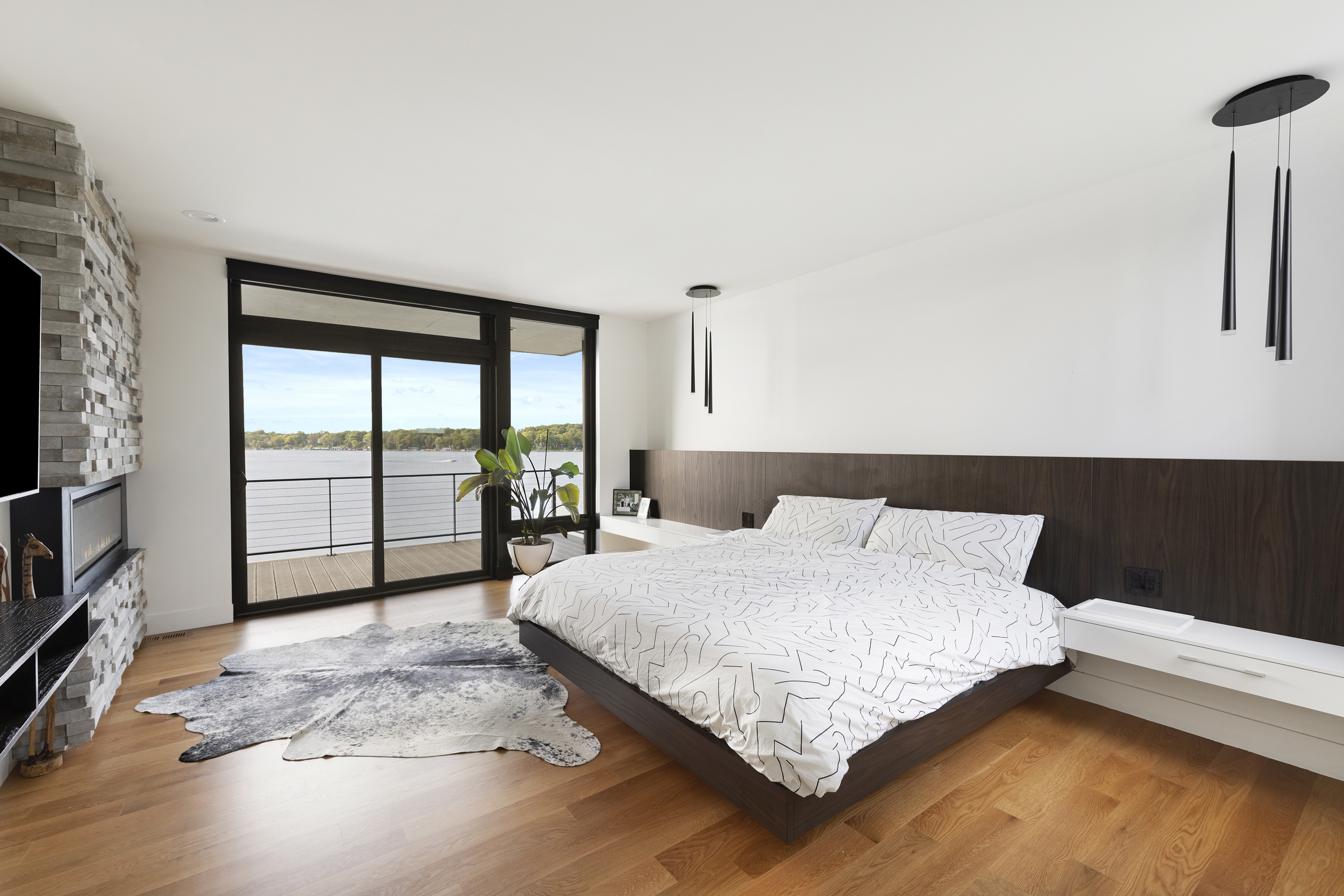 Three Points Blvd 048 1