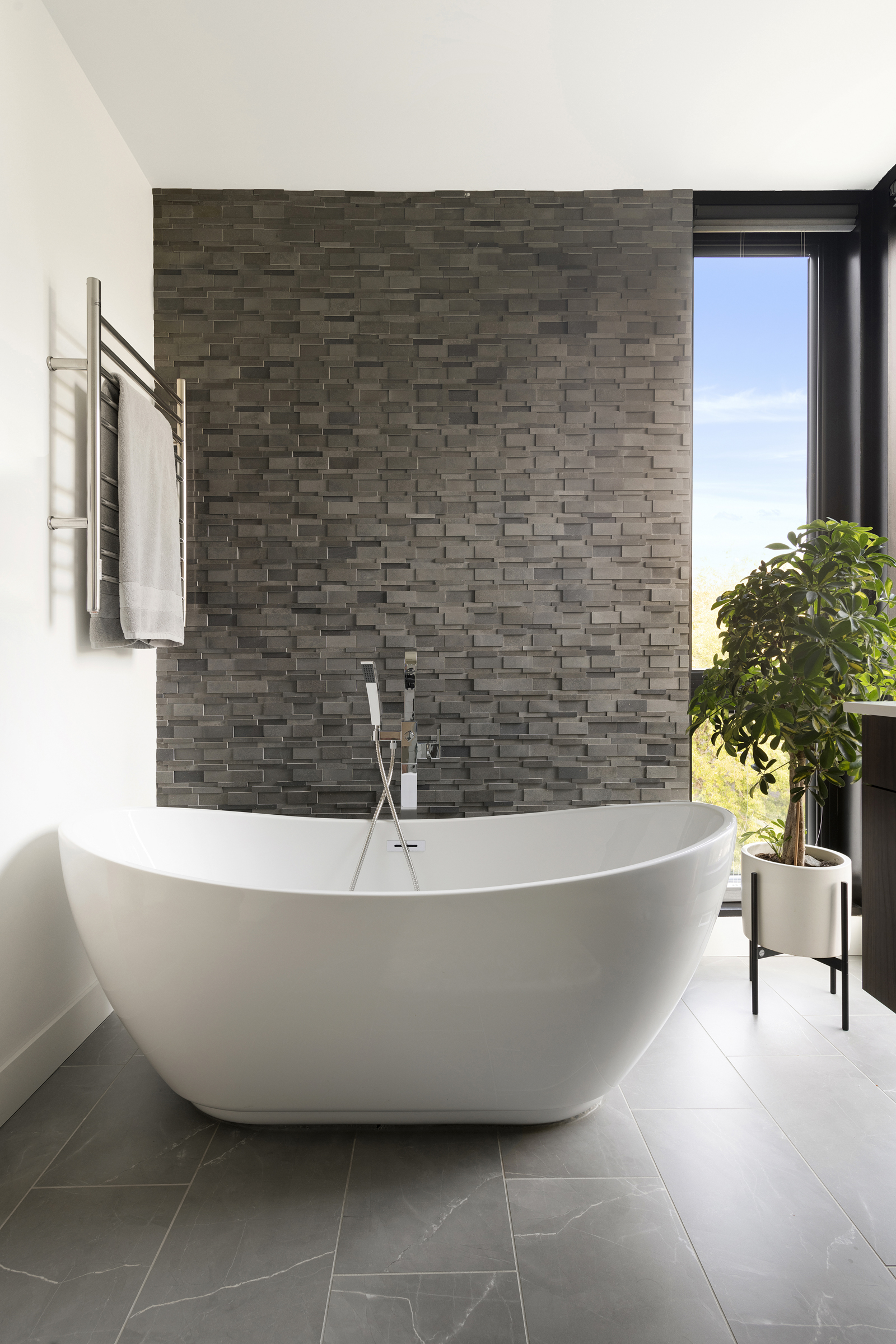 Three Points Blvd 052