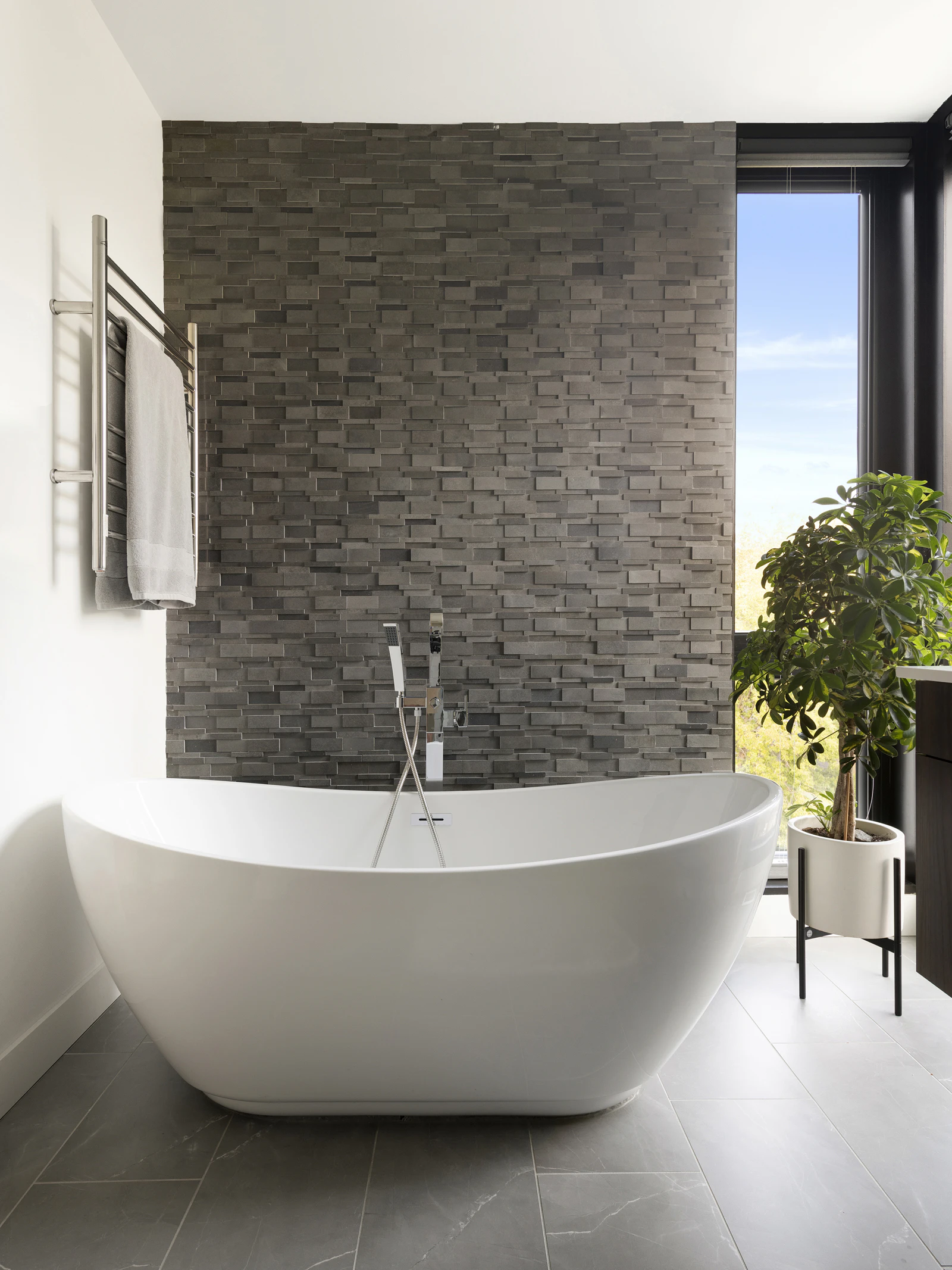 Three Points Blvd 052