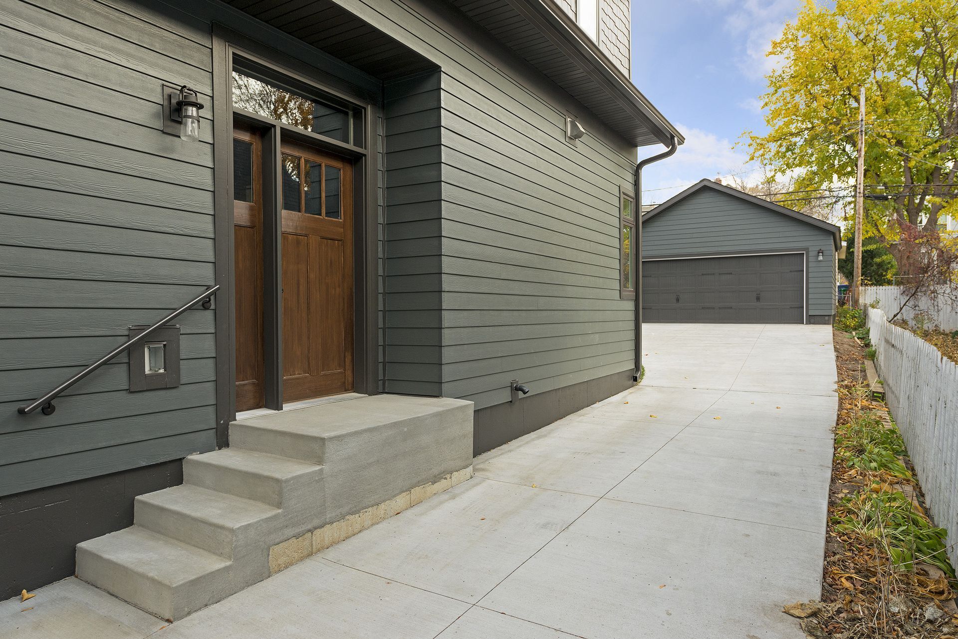 4515 Abbott Avenue S Spacecrafting 0047