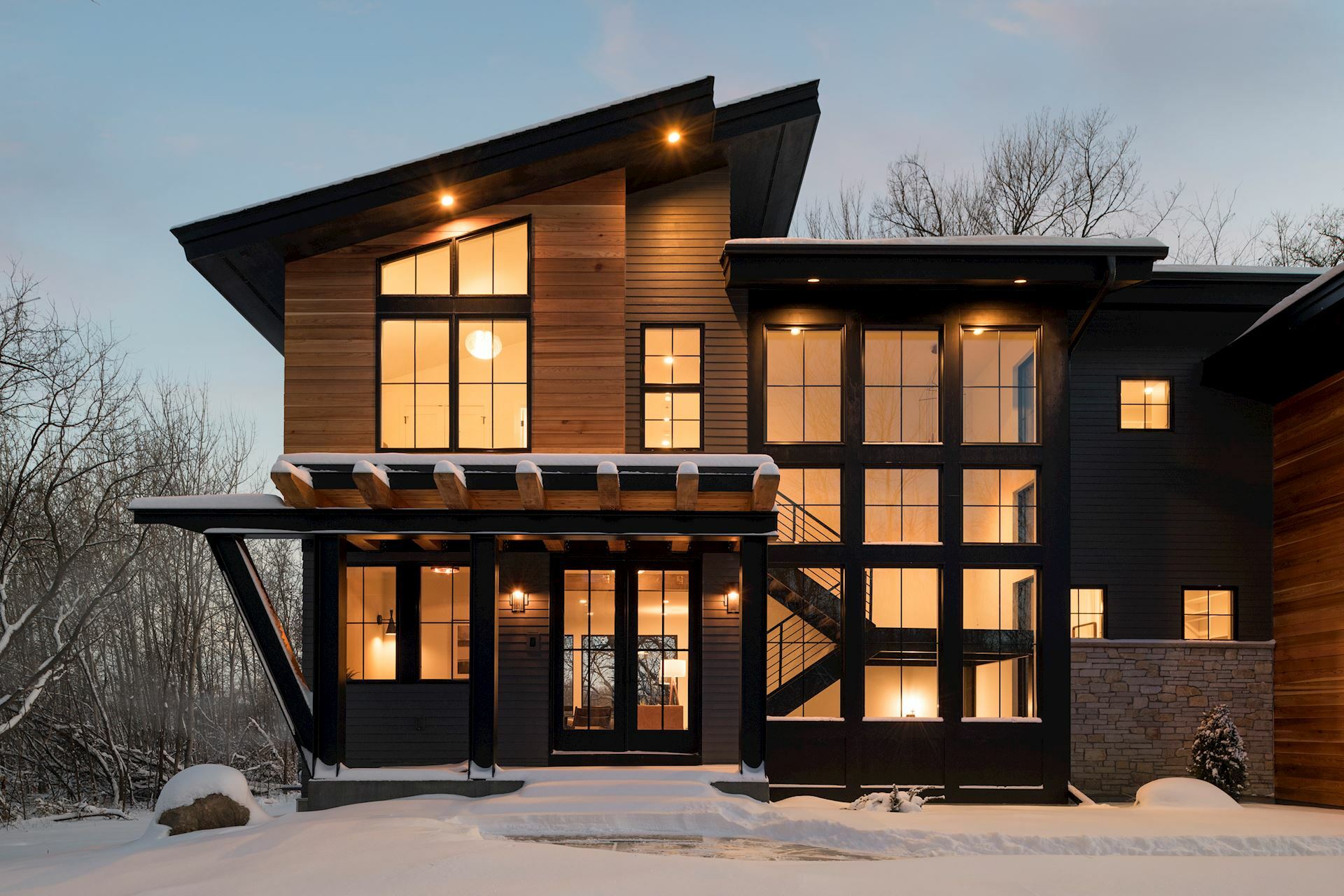 Modern Lakeshore Lodge Design