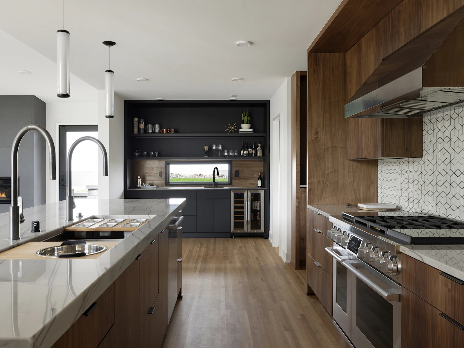 3808 West 57th St 017 1