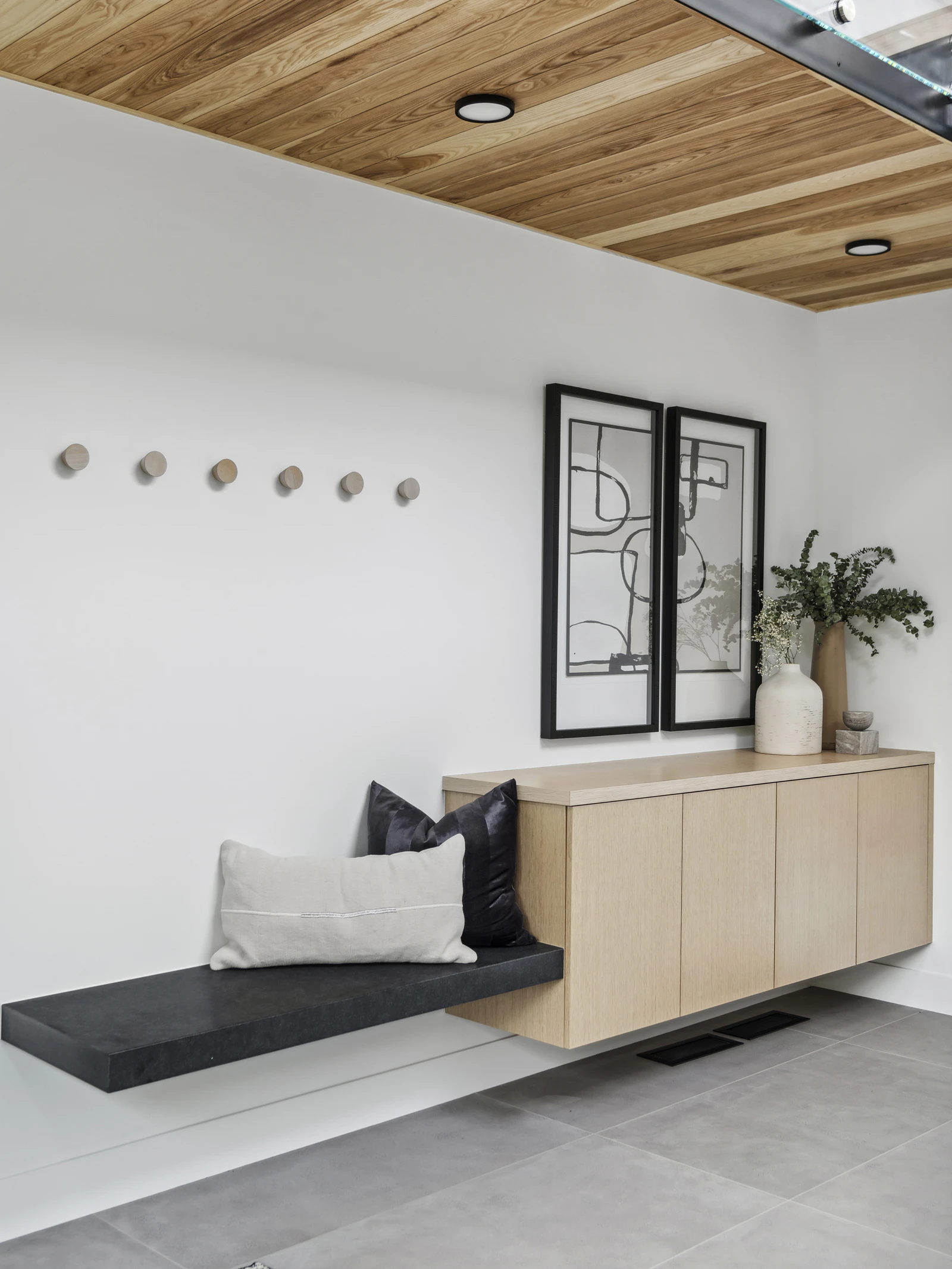 Minimalistic entryway