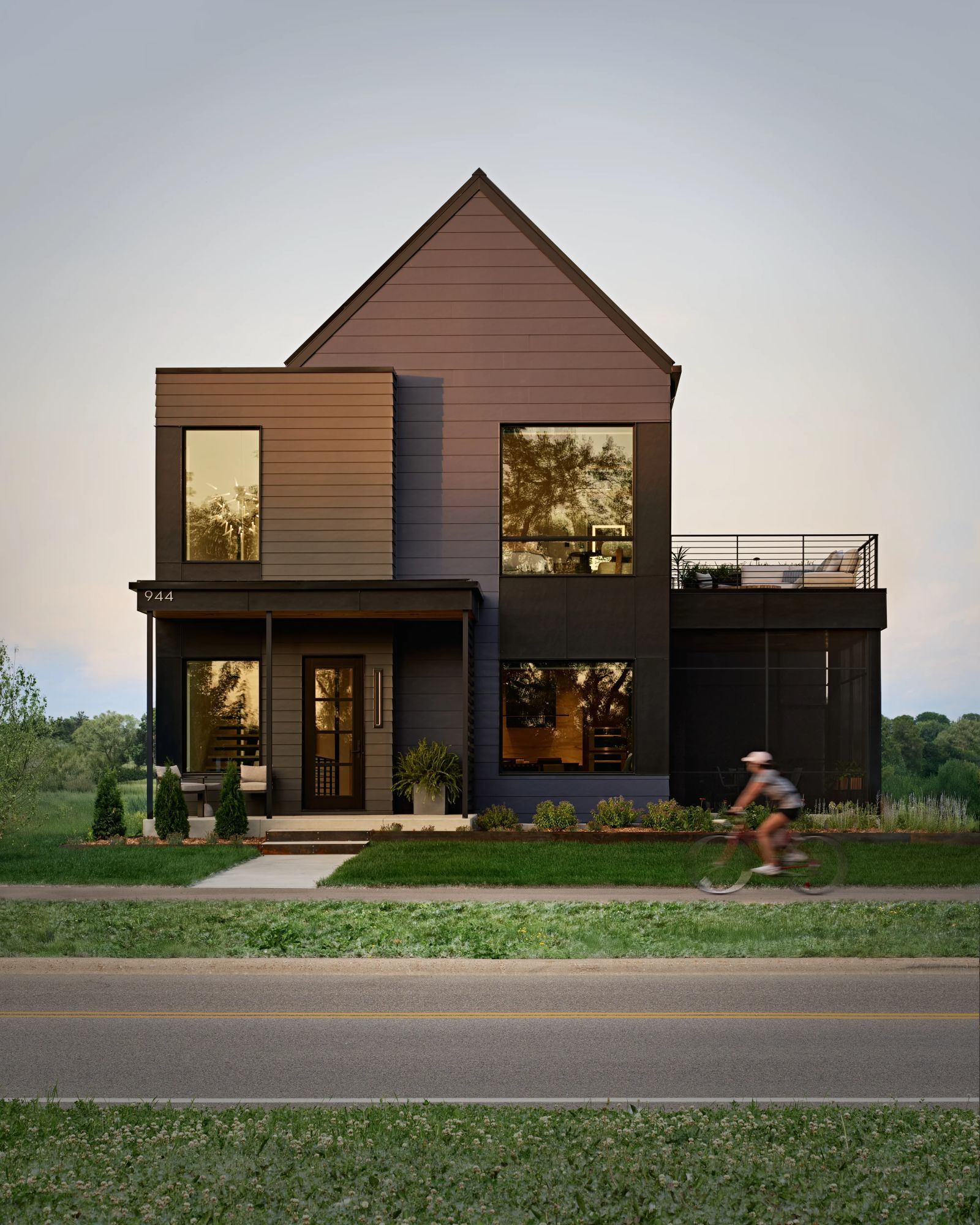 03 Unfold Ivey Round Three Photography Front Exterior Golden Hour