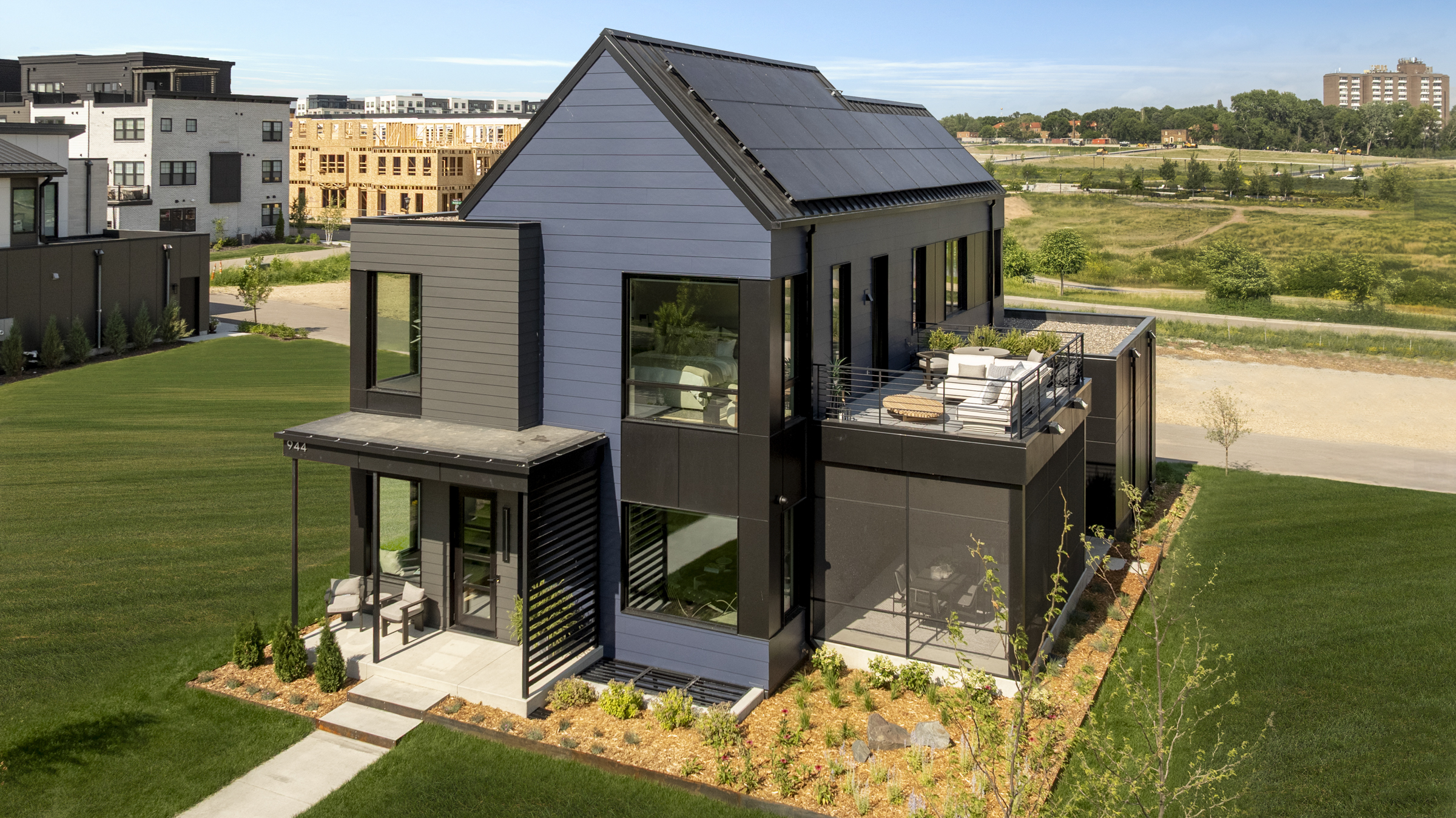 AHT Sustainable 9 Mississippi River Blvd S Exteriors 001