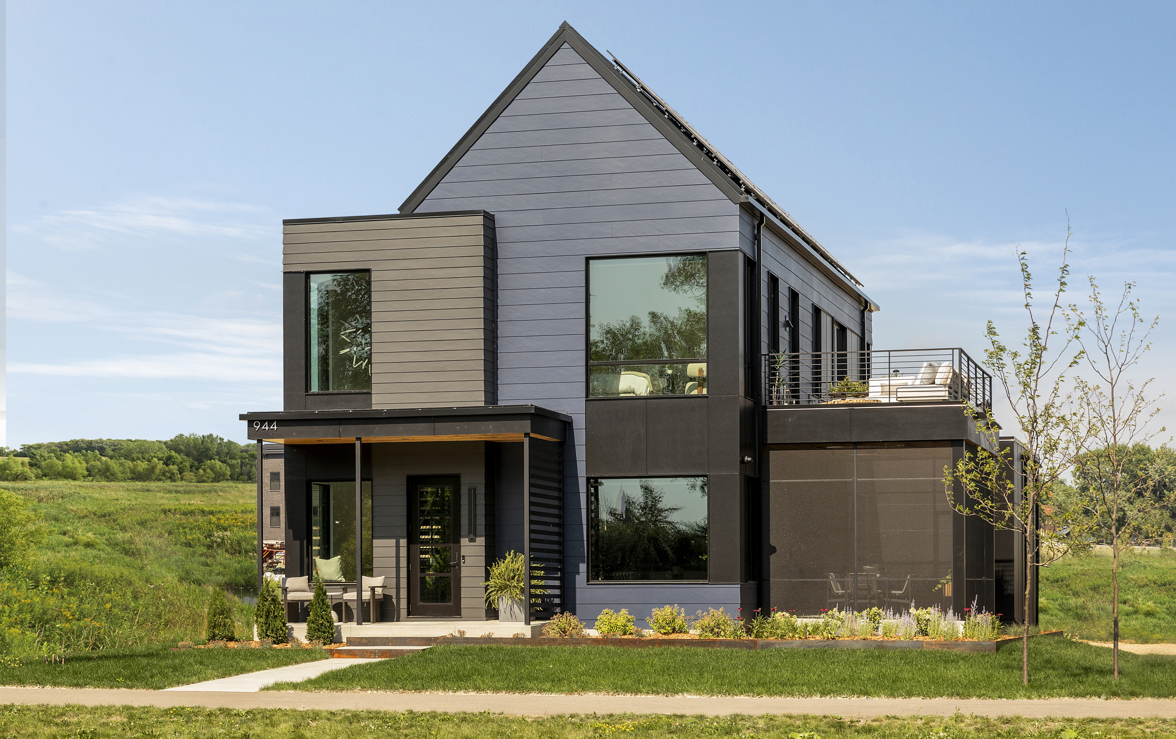 AHT Sustainable 9 Mississippi River Blvd S Exteriors 004