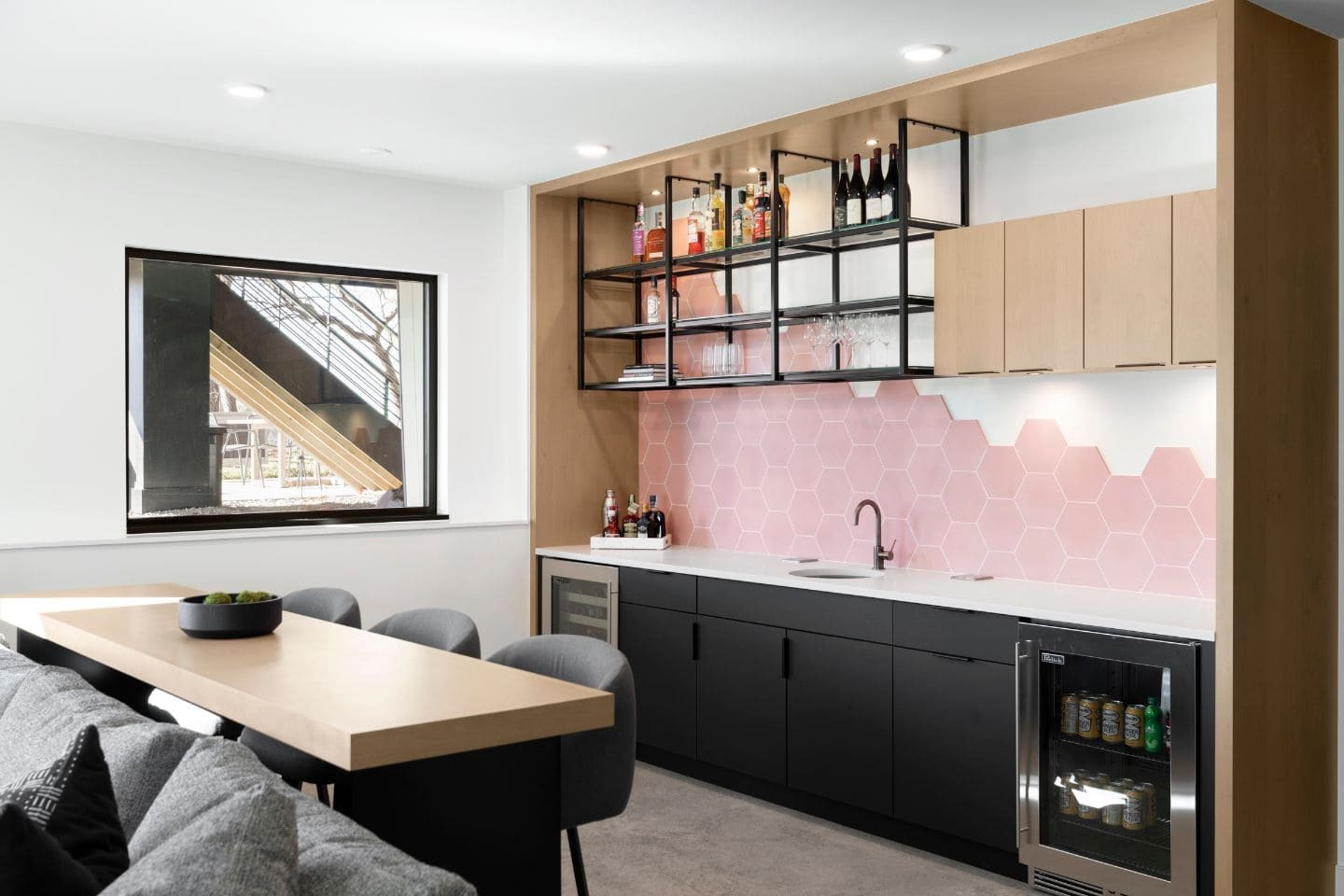 Custom lower-level bar for entertainment