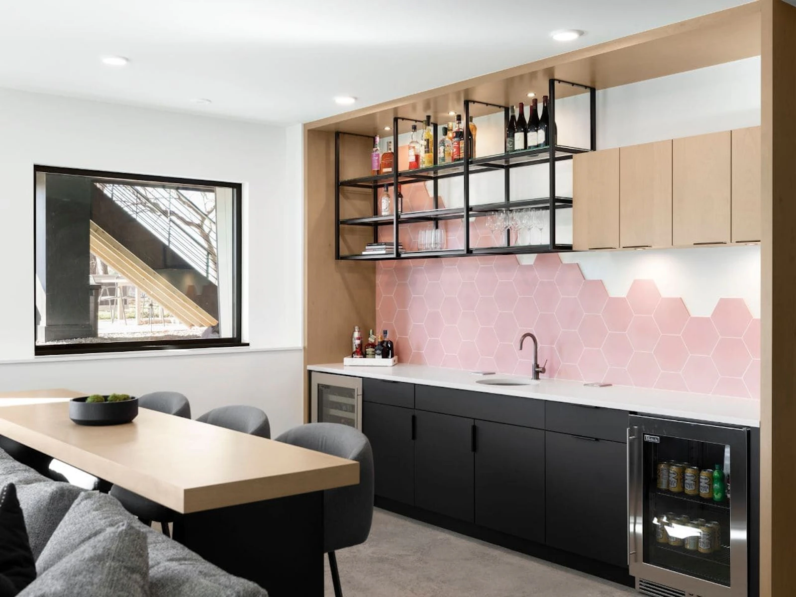 Custom lower-level bar for entertainment