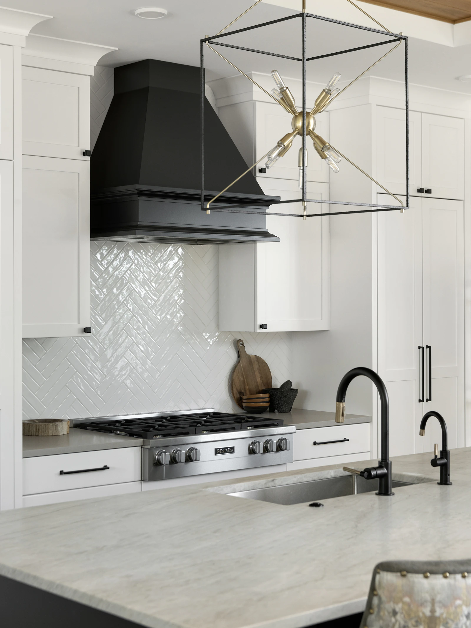 582 Peninsula Pt Road Shakopee 024