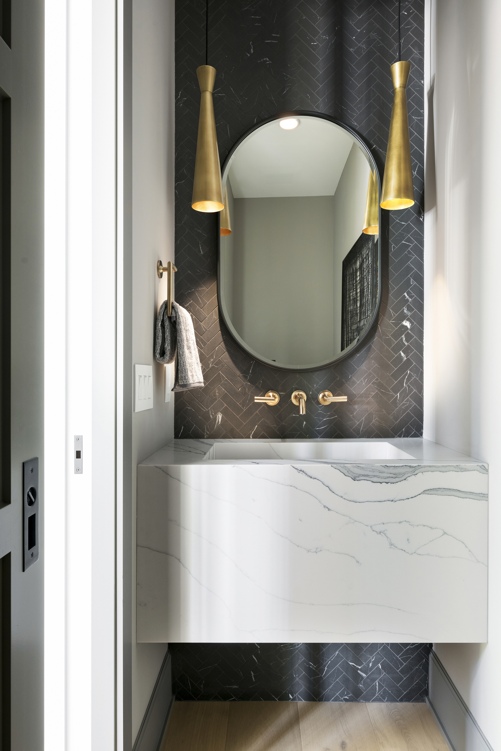 582 Peninsula Pt Road Shakopee 037