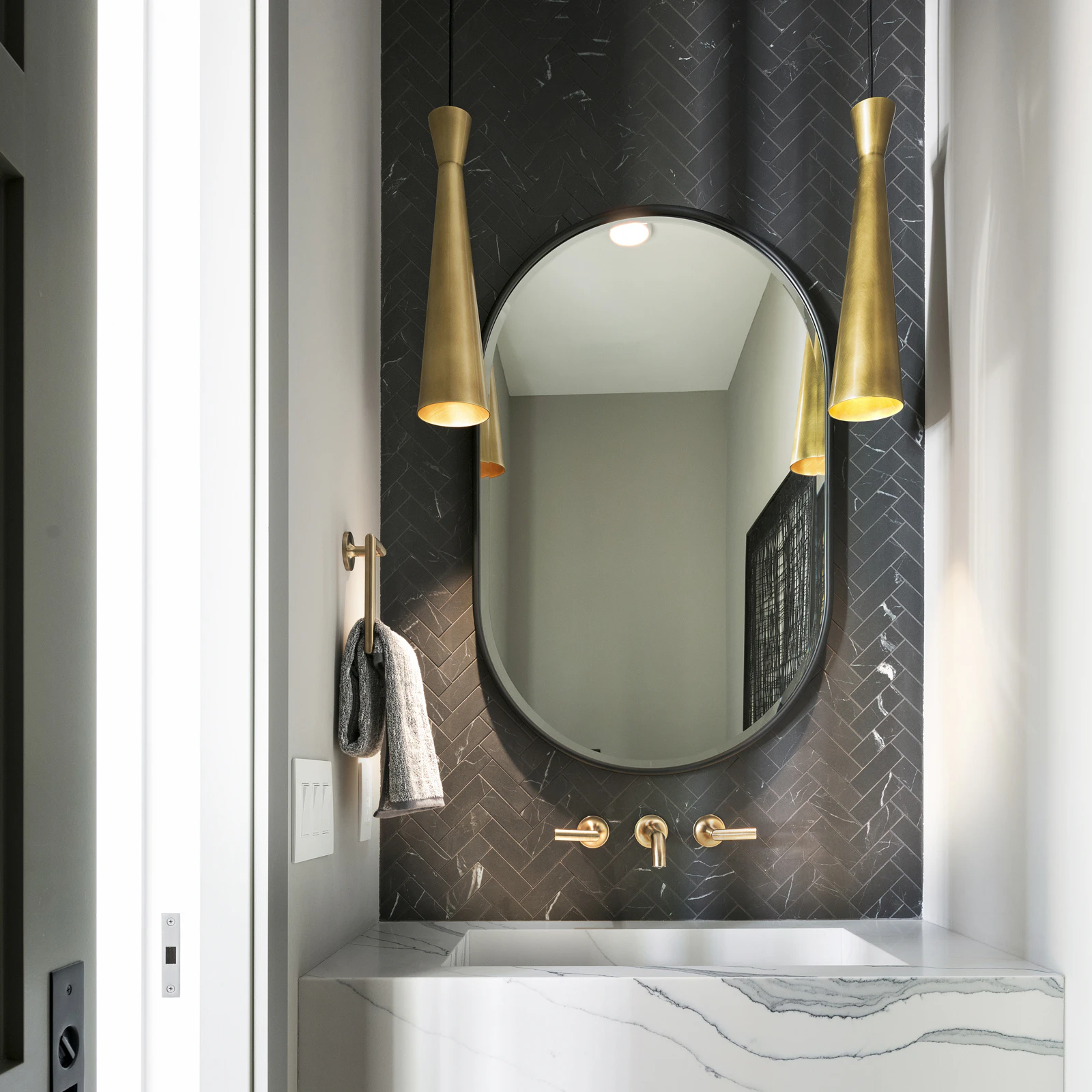 582 Peninsula Pt Road Shakopee 037