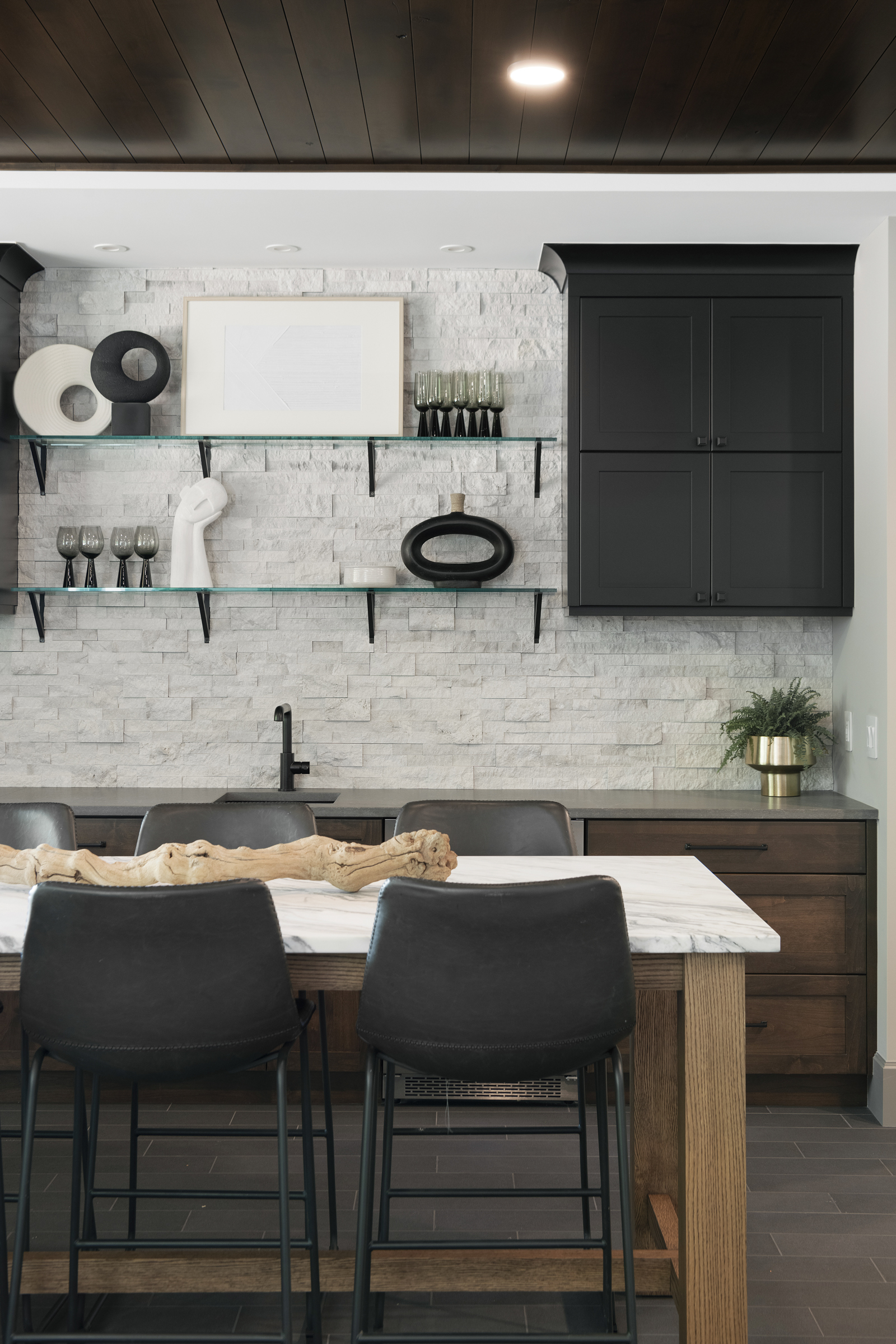 582 Peninsula Pt Road Shakopee 056