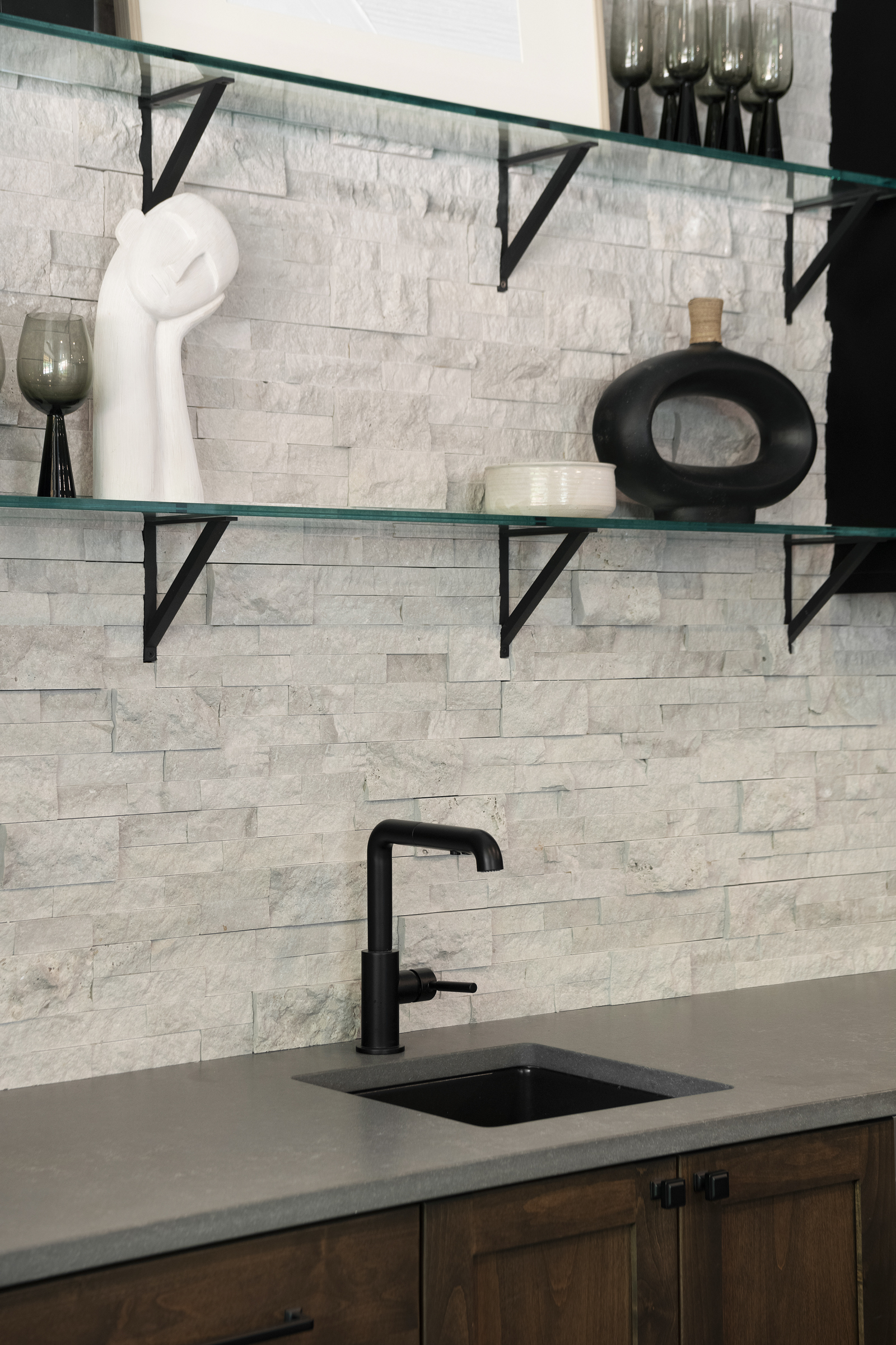 582 Peninsula Pt Road Shakopee 057