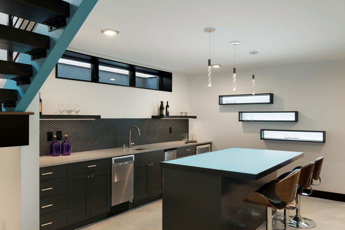 Custom lower-level bar