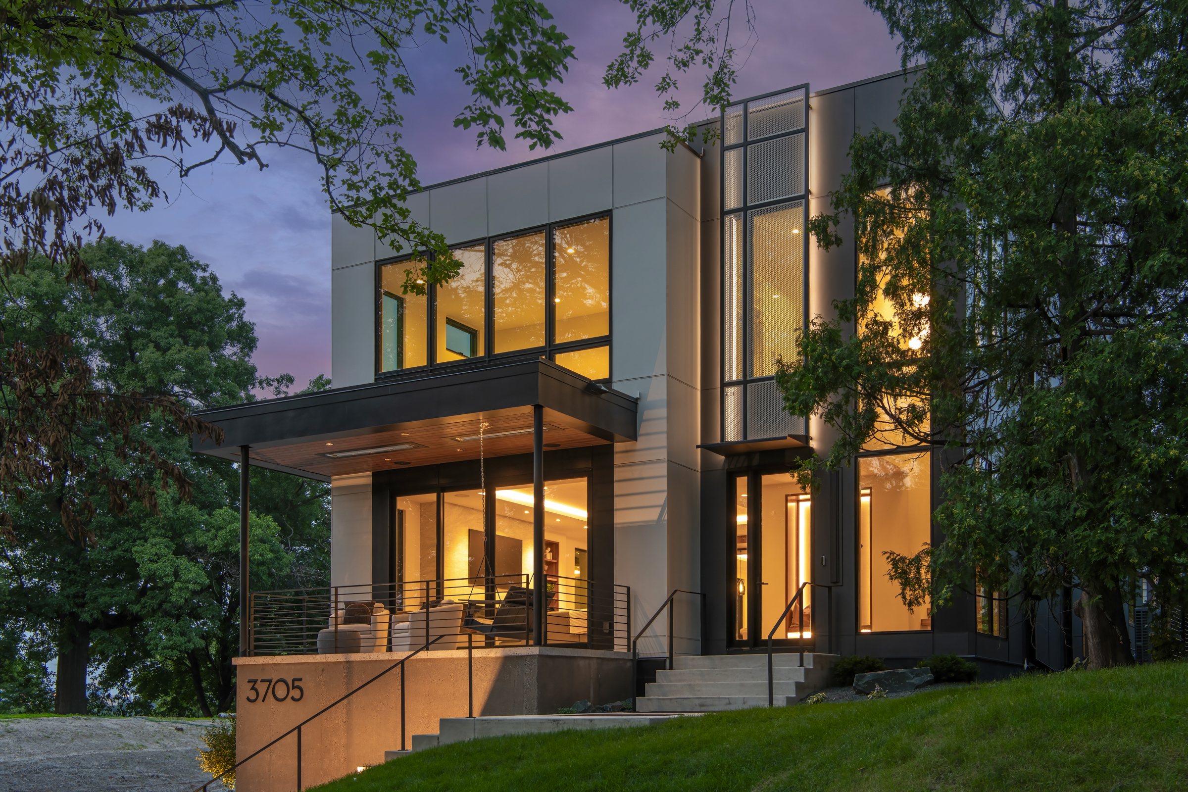 Sustainable 9 Design Build Twilight Upton Ave S 002