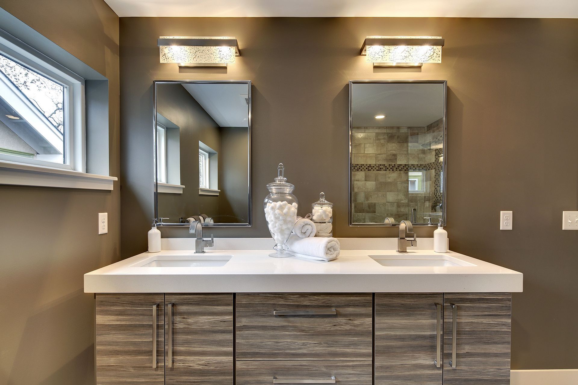 4817 Upton Ave S Spacecrafting 0039