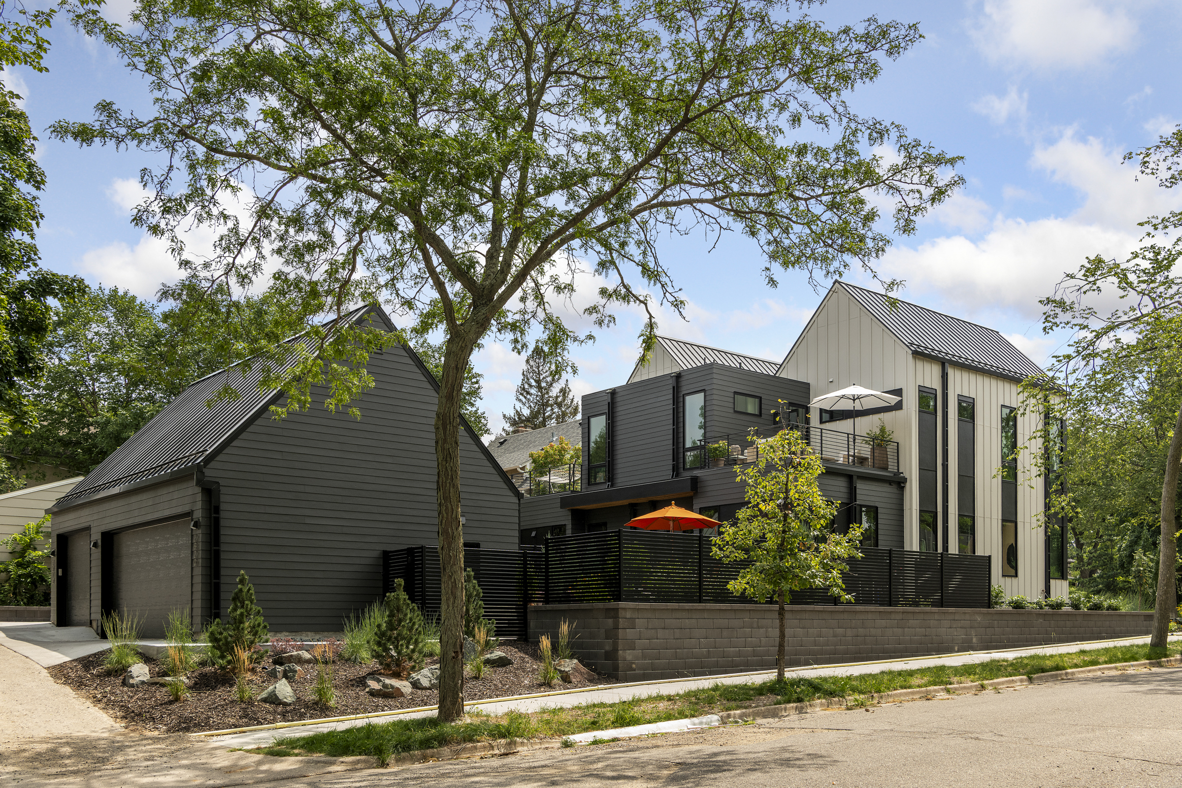 Sustainable 9 Design 2820 W 40th St 070