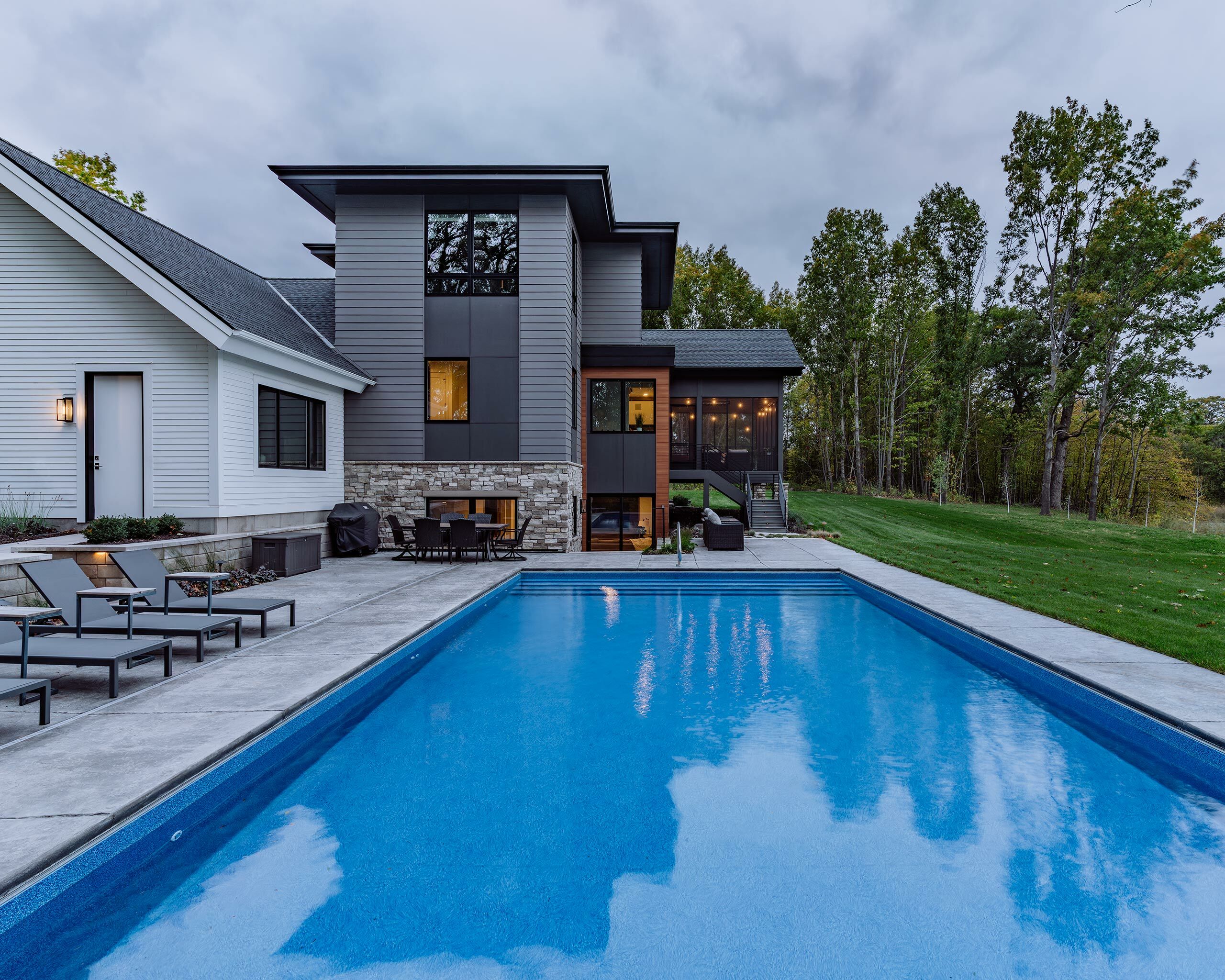 Nemitz Exterior Pool Focus 7x5 DSC3802 Web