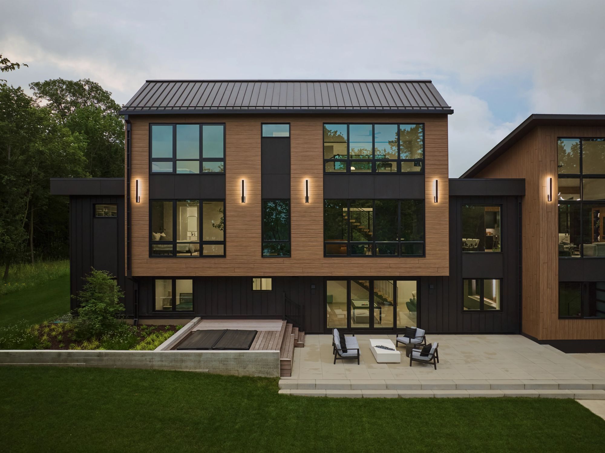 13 Unfold Saba Round Three Photography Twilight Back