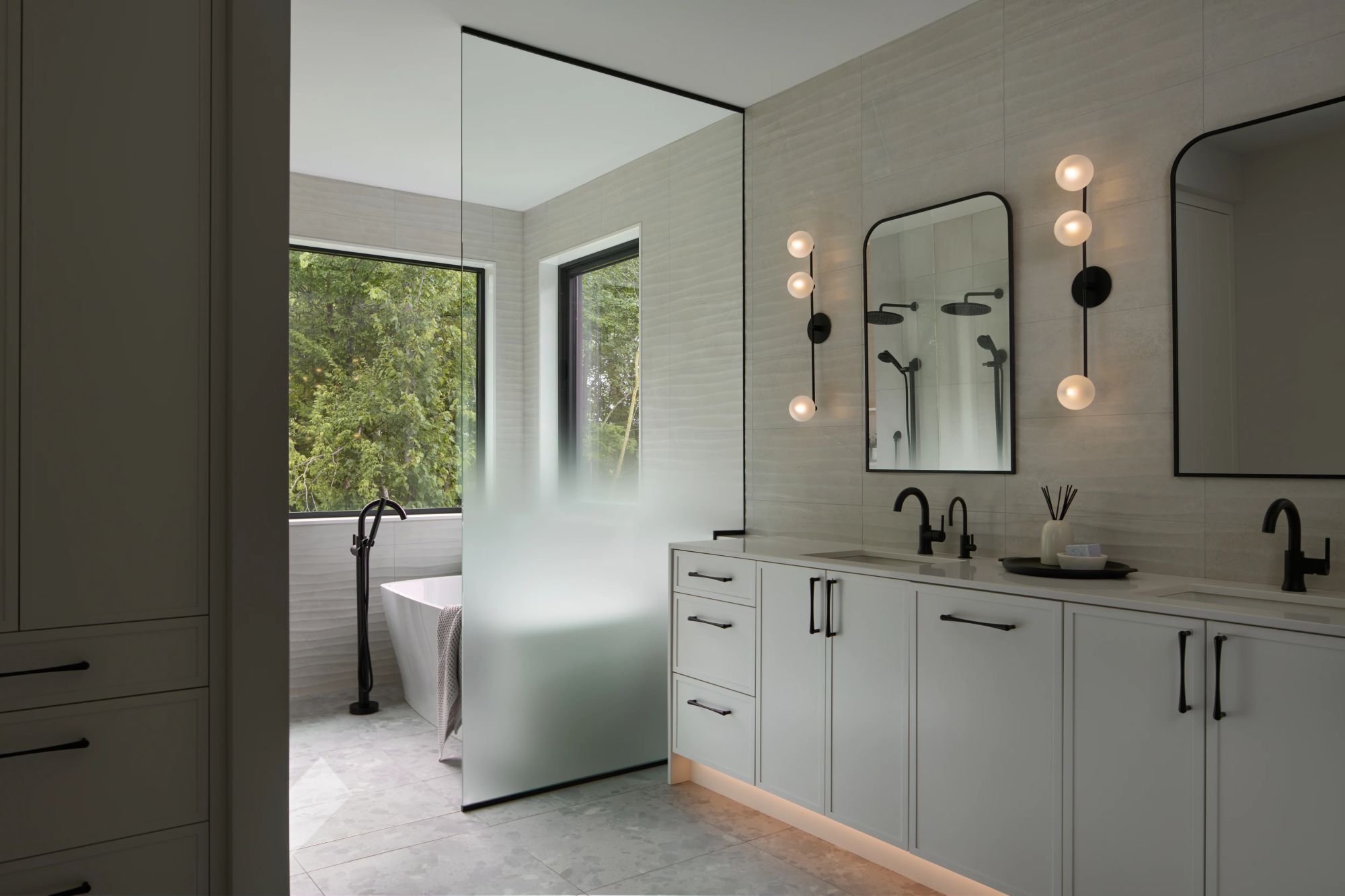 58 Unfold Saba Round Three Photography PB Angle