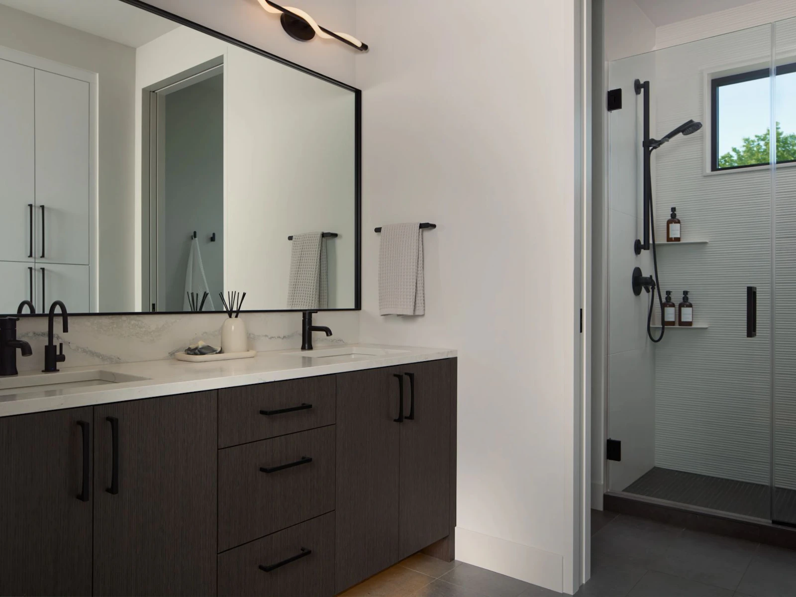 69 Unfold Saba Round Three Photography Guest Bath